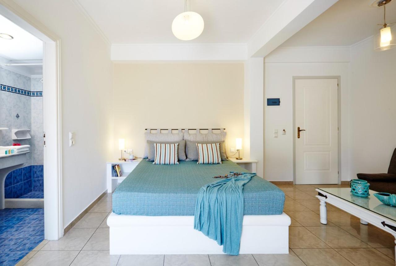 Hermes Hotel Kamári エクステリア 写真