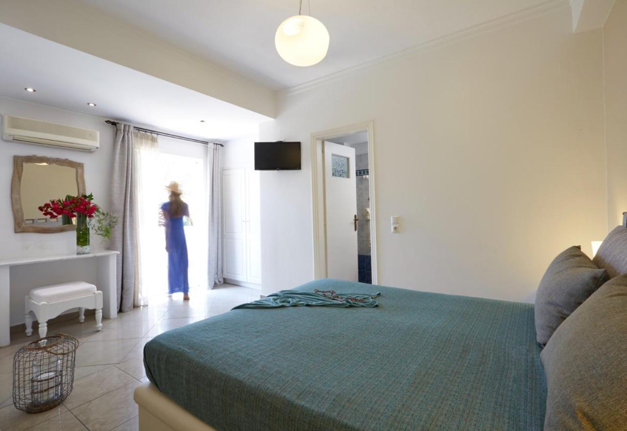 Hermes Hotel Kamári エクステリア 写真