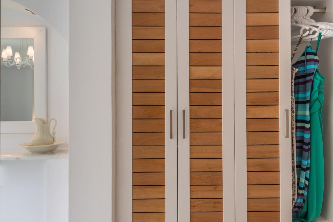 Hermes Hotel Kamári エクステリア 写真