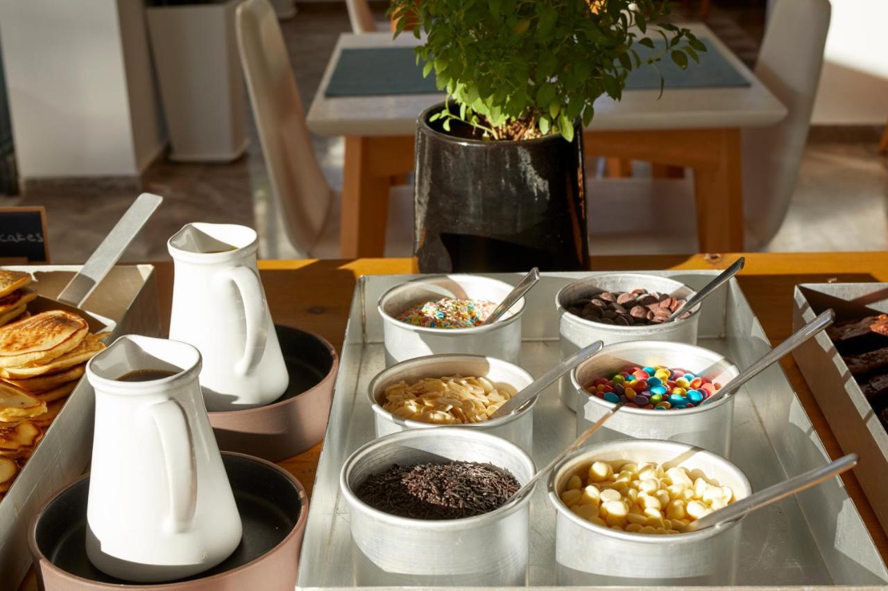 Hermes Hotel Kamári エクステリア 写真