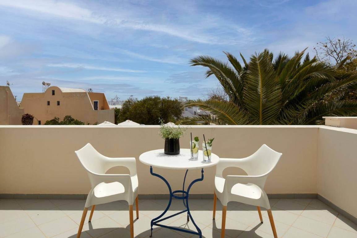 Hermes Hotel Kamári エクステリア 写真