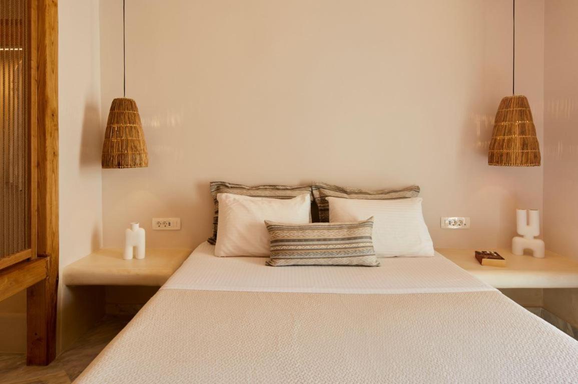 Hermes Hotel Kamári エクステリア 写真